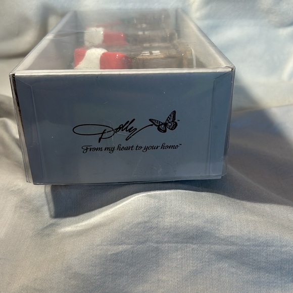 NWT/NIB Dolly Parton Holiday Salt & Pepper Shakers - Picture 4 of 6